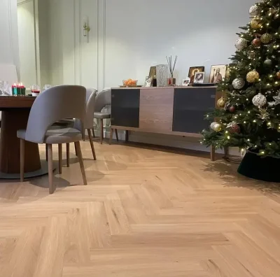 “Skujiņas” vinila ieklāšana