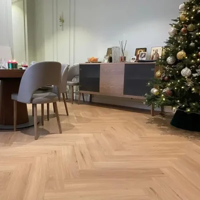 “Skujiņas” vinila ieklāšana